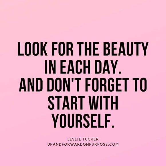 Meet your Posher, Laura - Picture 1 of 4